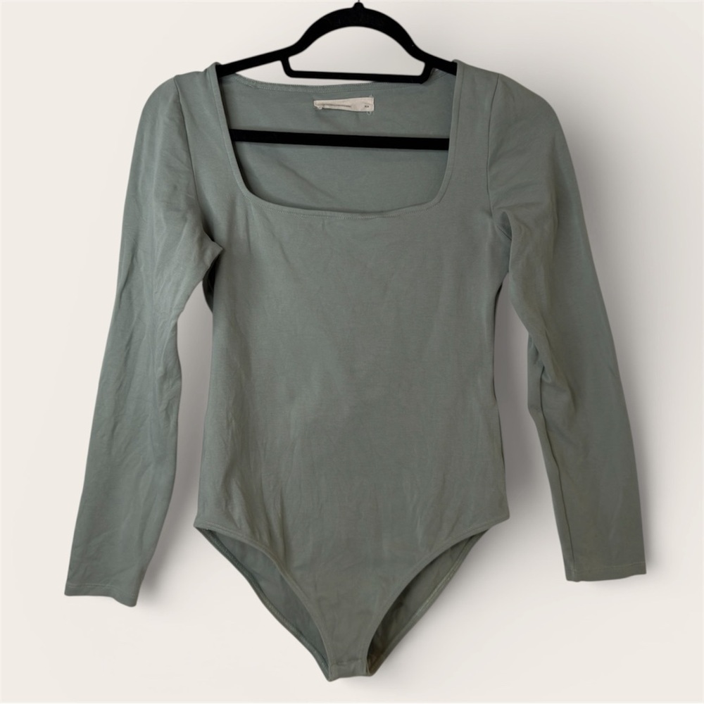 Oak + Fort long sleeve bodysuit green women’s size M